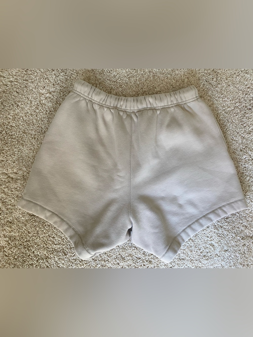 Fear of God Essentials Cream/Tan Shorts - Picture 3 of 5
